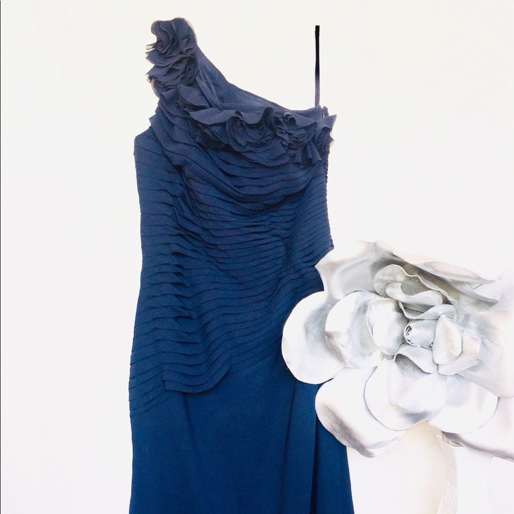 💙🖤EUC Sleeveless Half Dress bridesmaid dress💙🖤
